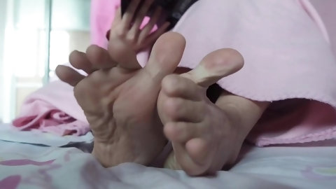 Asian Girl Feet Ignore (reading A Book On...