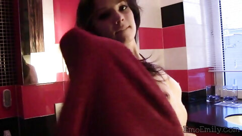 Emo Emily Goes Solo For Pussy Fingering...